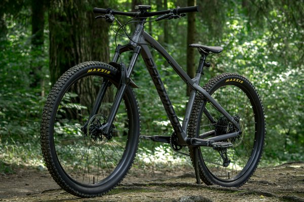 What are the best practices for cleaning and maintaining sport bike rims in the UK?